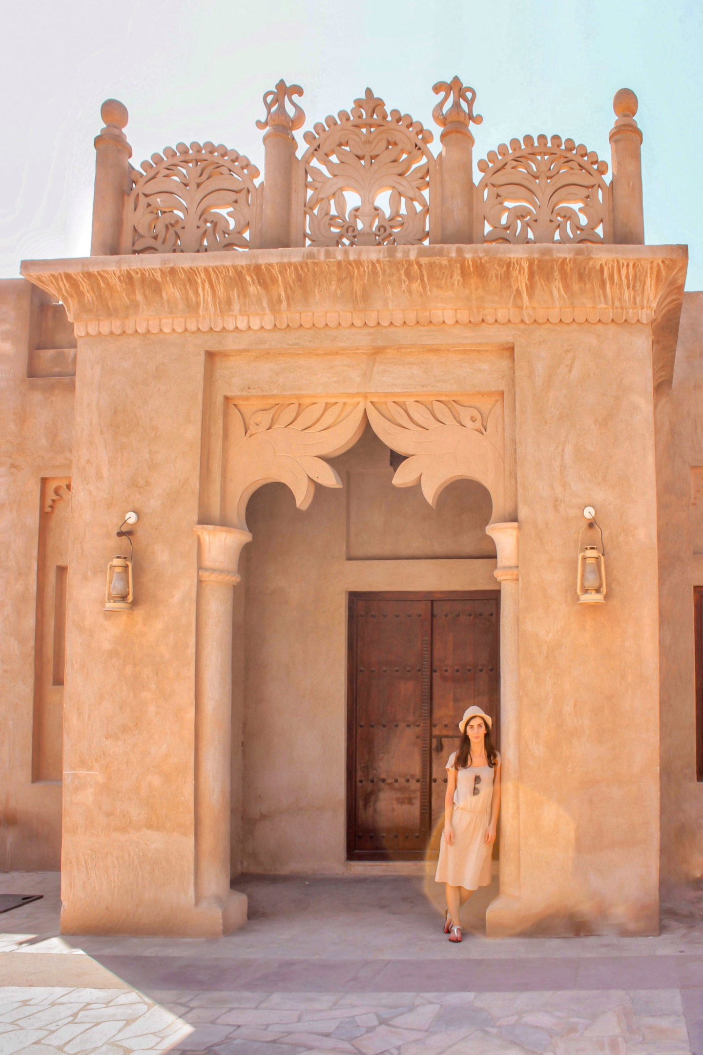 how-to-dress-in-dubai-ines-takes-the-world